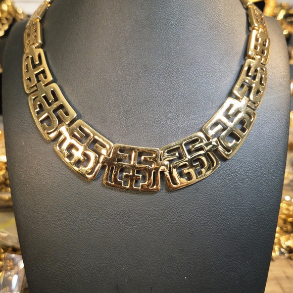 Trifari Jewelry - VGT 50-60s TRIFARI "Empress" Asian Openwork Gold-Tone Link Necklace 16.5in